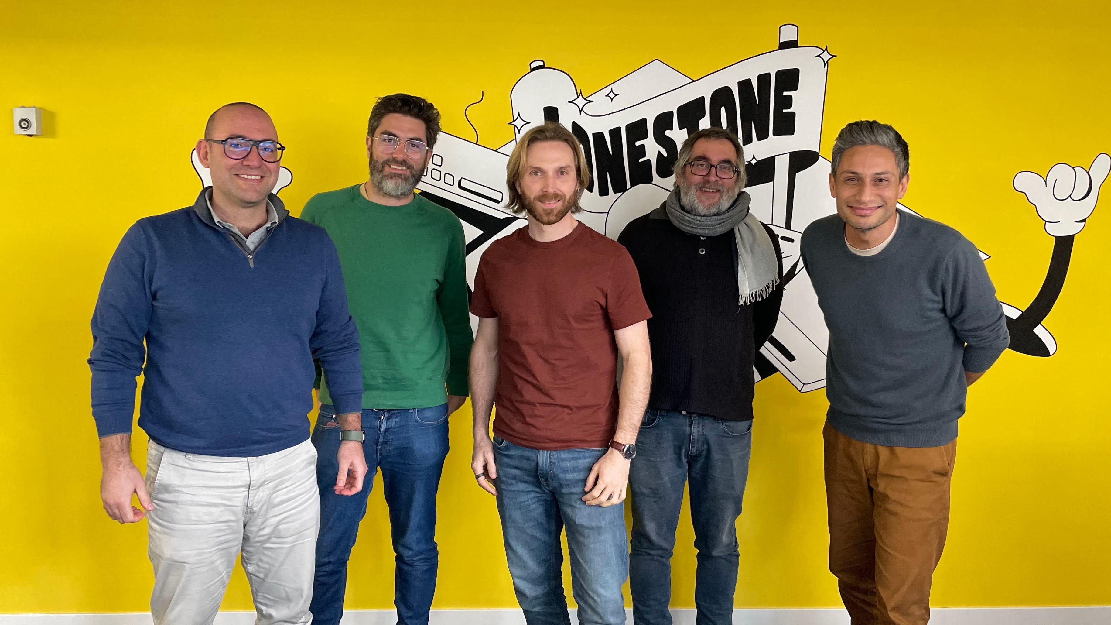 Godefroy mentoring un groupe d'entrepreneurs
